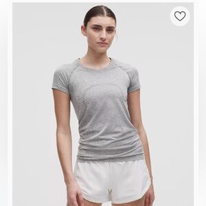 Lululemon Athletica Gray Fitted Short Sleeve Tee